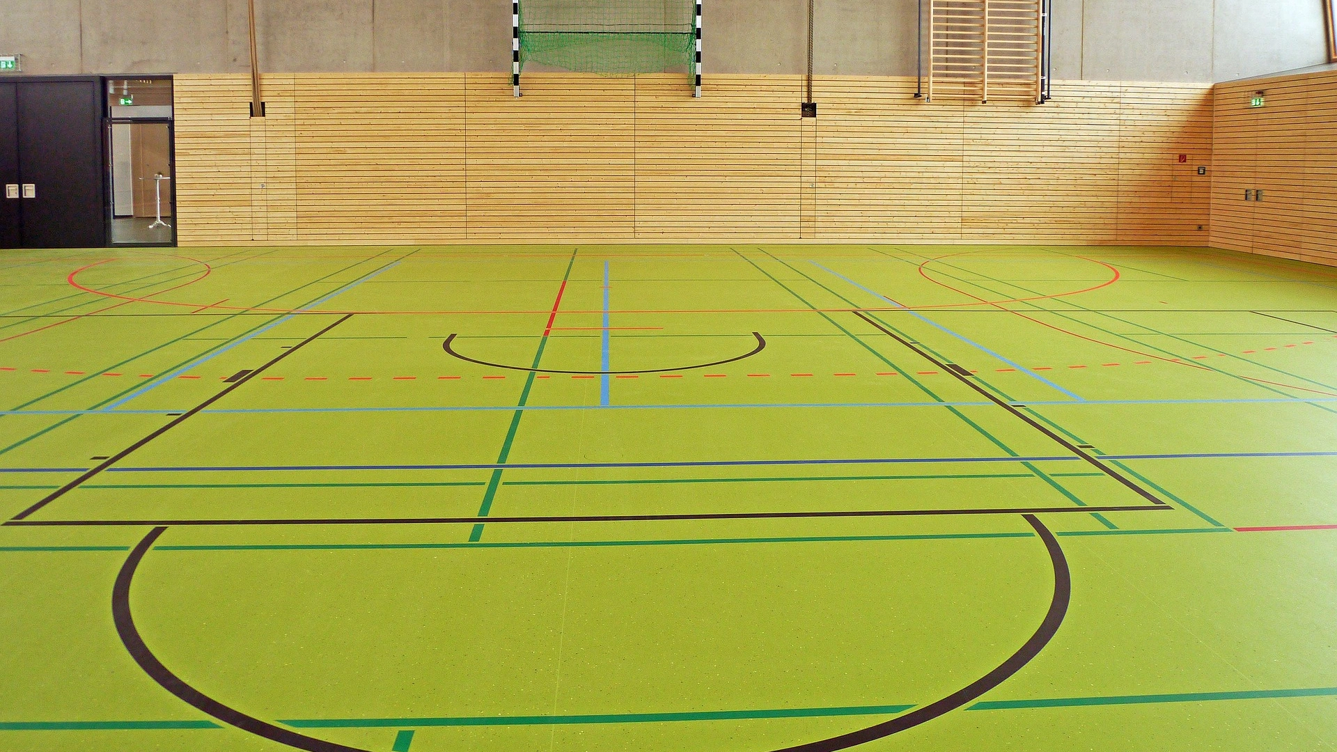 Bild zeigt eine leere Turnhalle